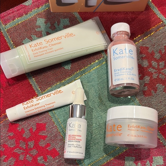 Kate Somerville Skincare Set - Kate’s mini favorites - Picture 1 of 4